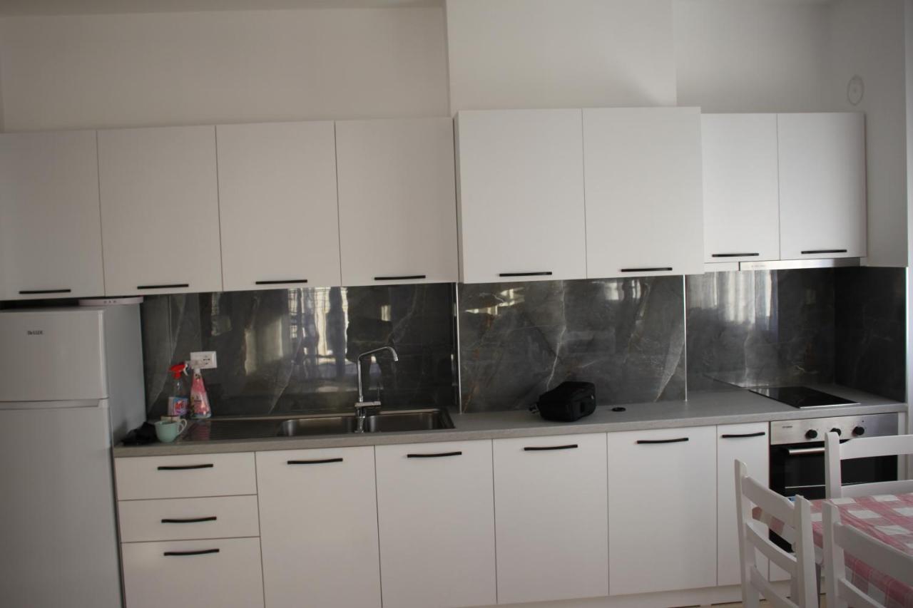 Everest Apartments Shëngjin エクステリア 写真